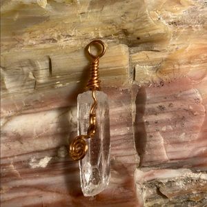 Quartz crystal pendant